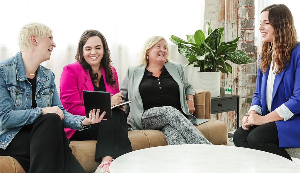 4 Benefits of Using a Translation Company - Portada